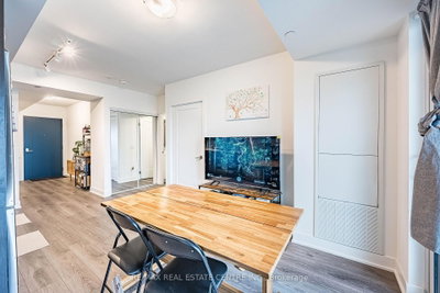 2545 Simcoe St N • #2401 • Oshawa, ON photo 8