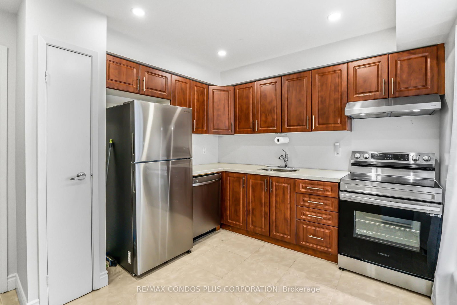 222 Pearson Street • #39 • Oshawa, ON photo 5