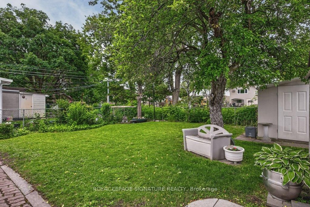 44 Rowallan Drive • Toronto, ON photo 31