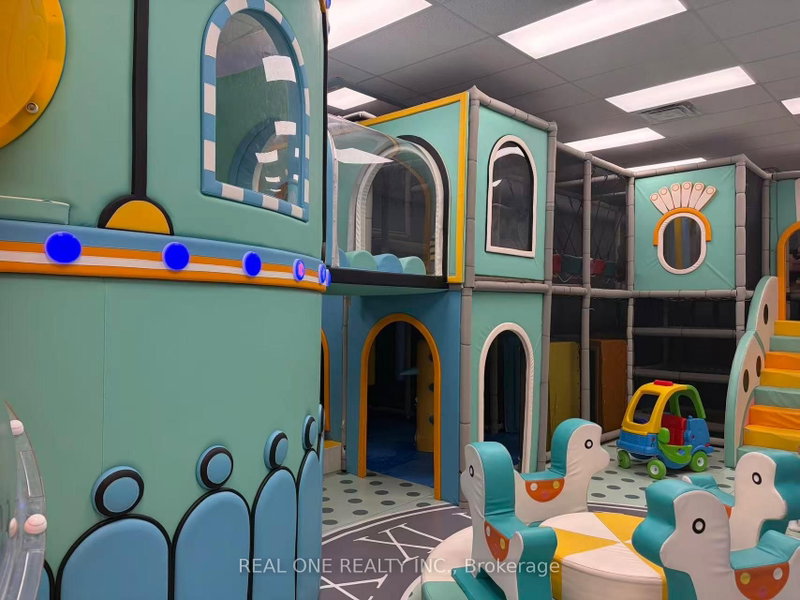 2900 Warden Ave photo 5