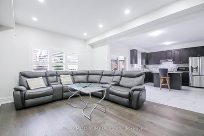 47 Douglas Kemp Crescent • Clarington, ON photo 5