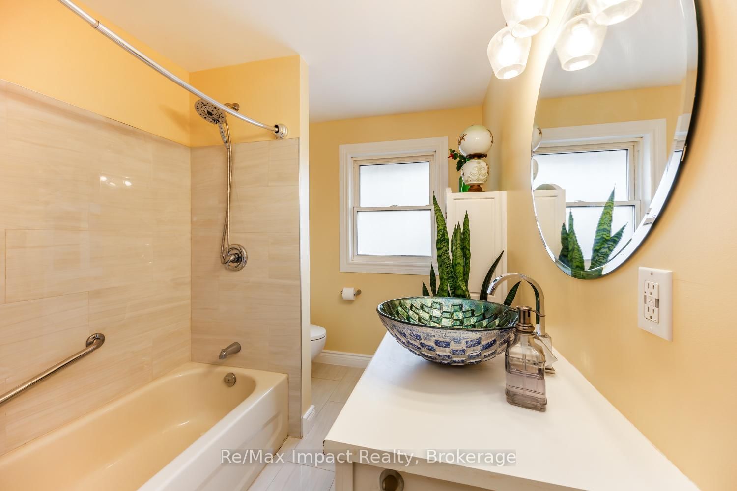 44 Brown Street • Clarington, ON photo 13