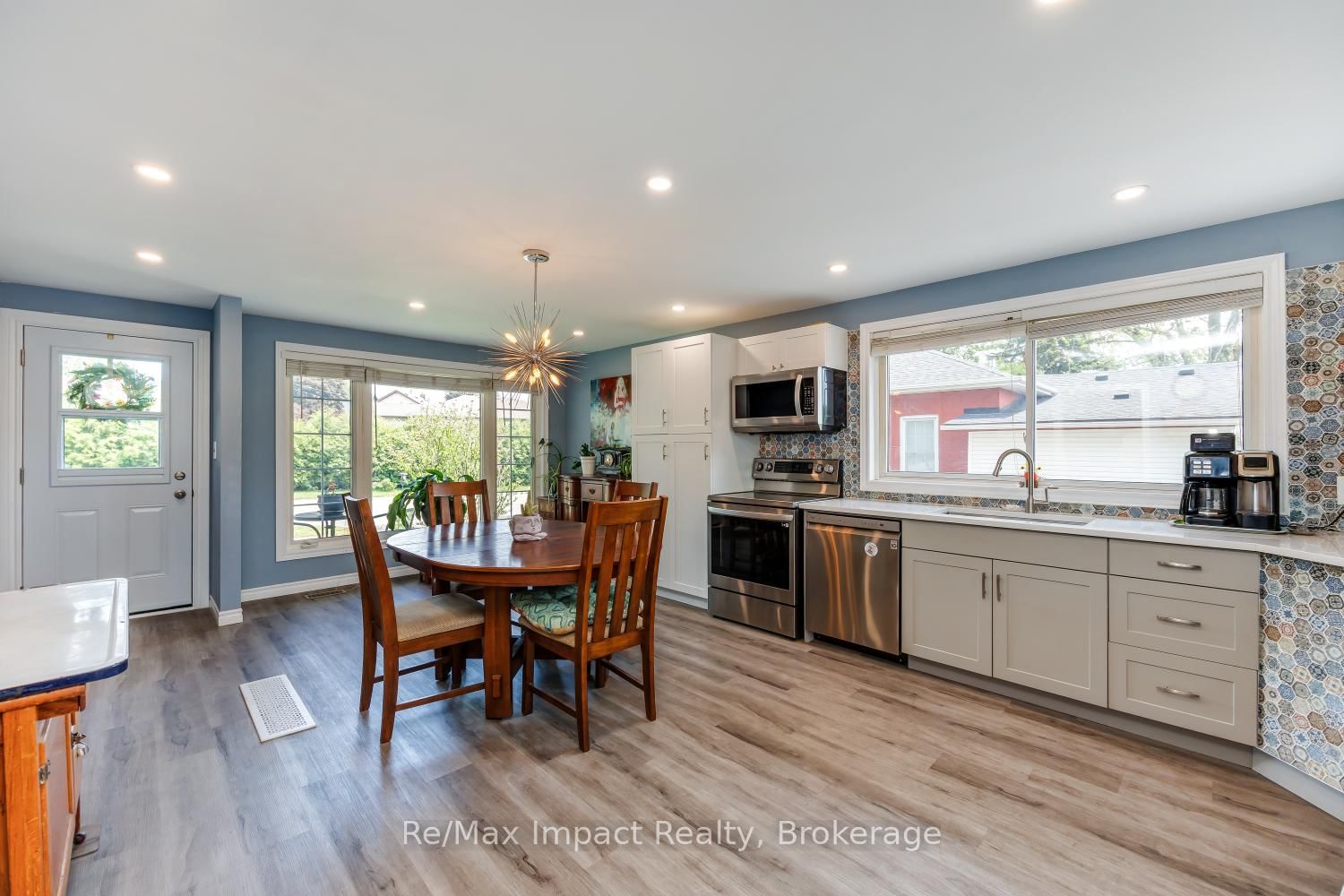 44 Brown Street • Clarington, ON photo 4