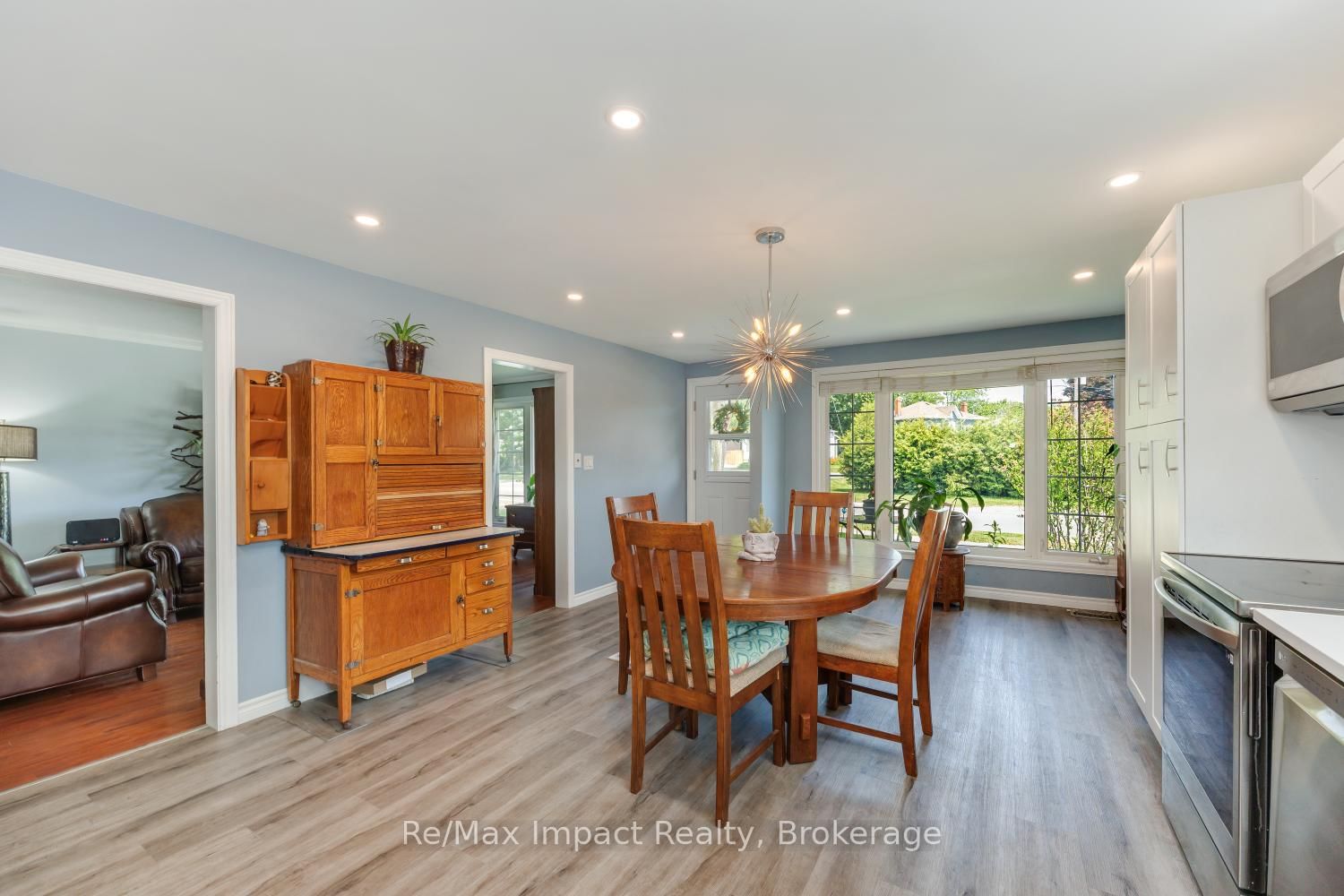44 Brown Street • Clarington, ON photo 5