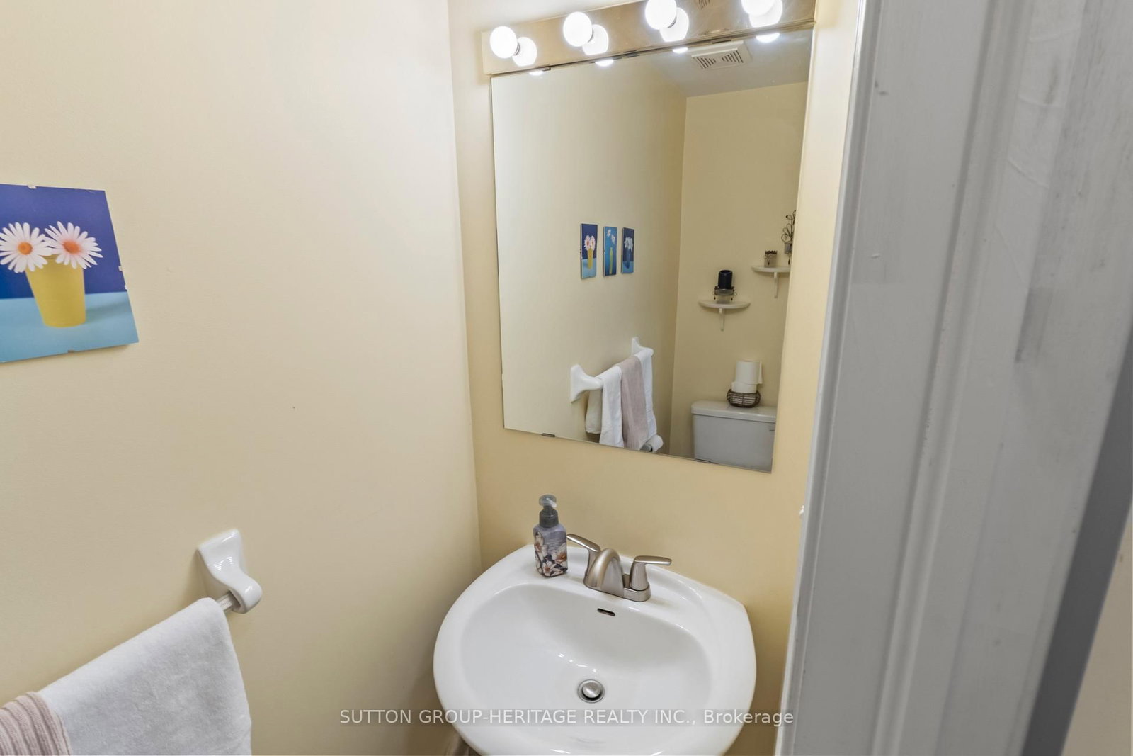 16 Nobbs Drive • Ajax, ON photo 13
