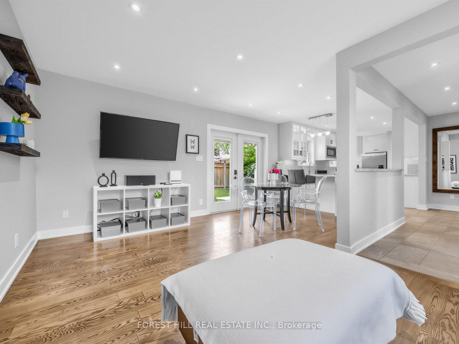 72 Woodgarden Crescent • Toronto, ON photo 11