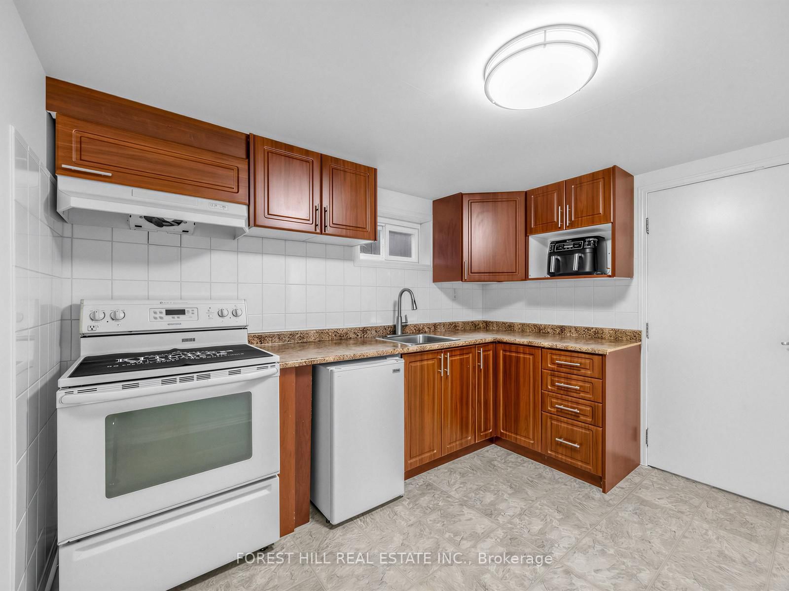 72 Woodgarden Crescent • Toronto, ON photo 37