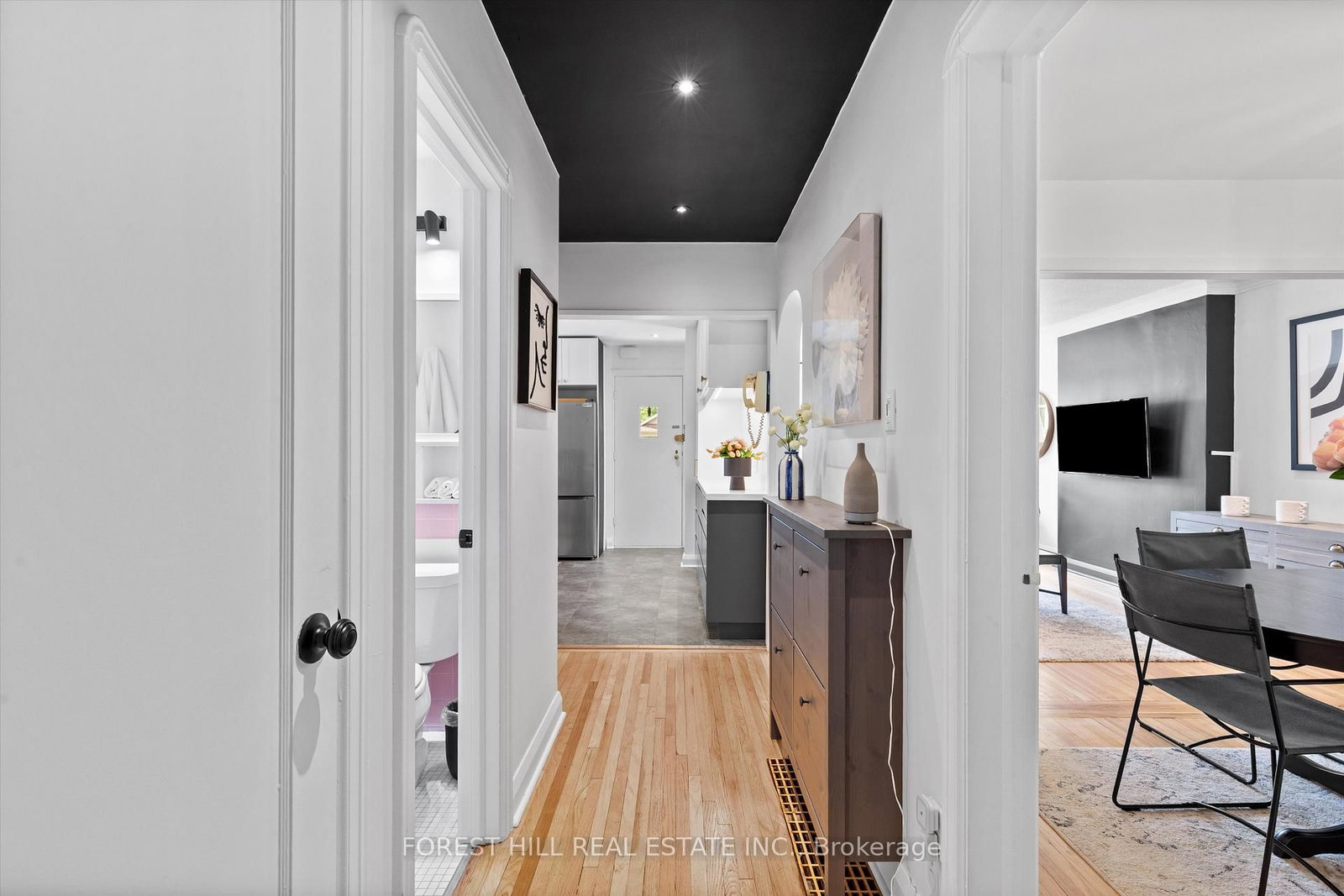 6 Barrett Road, Toronto, ON, photo 2
