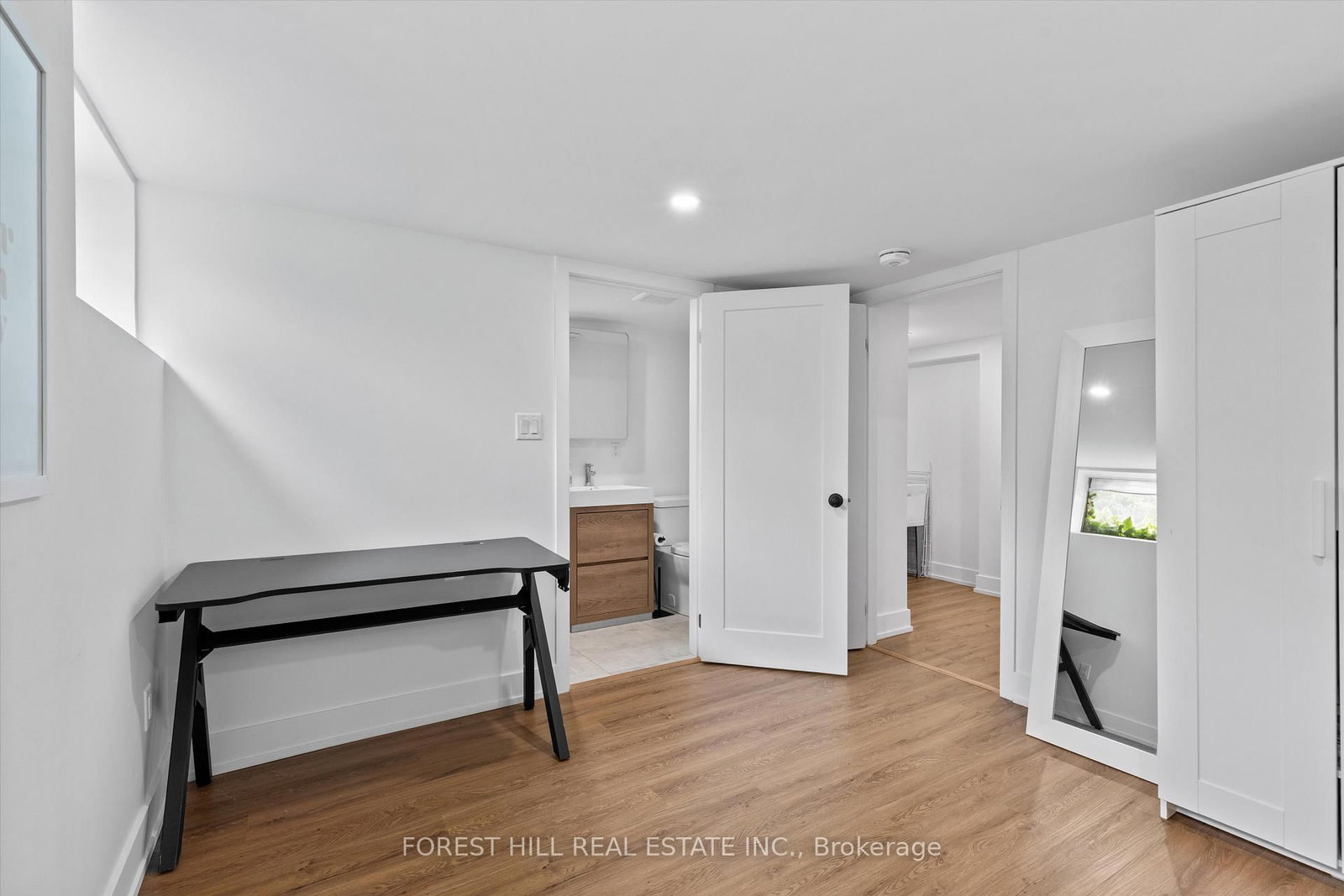 6 Barrett Road • Toronto, ON photo 23