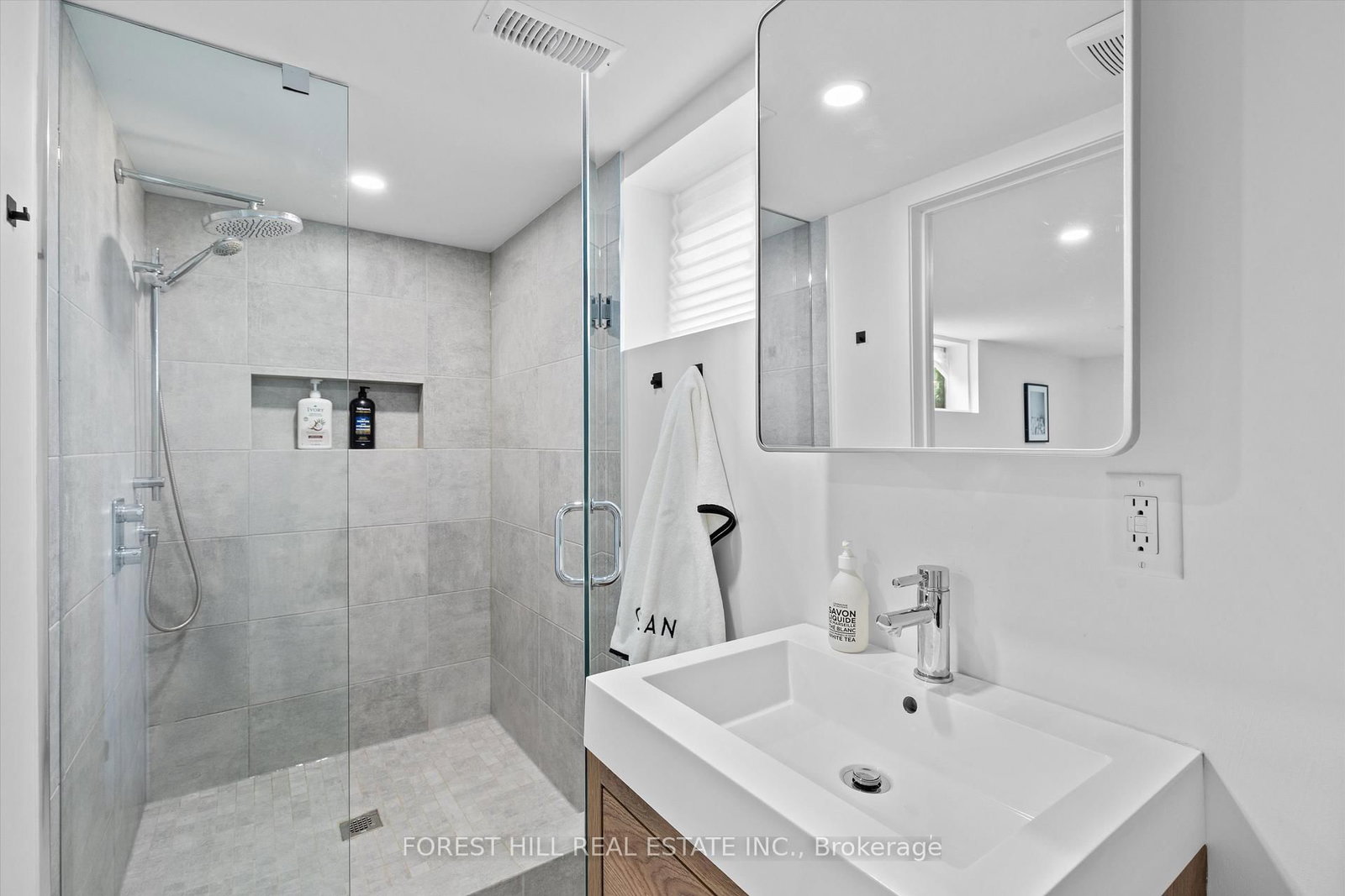 6 Barrett Road • Toronto, ON photo 24