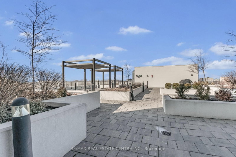 309 - 3220 SHEPPARD Avenue E