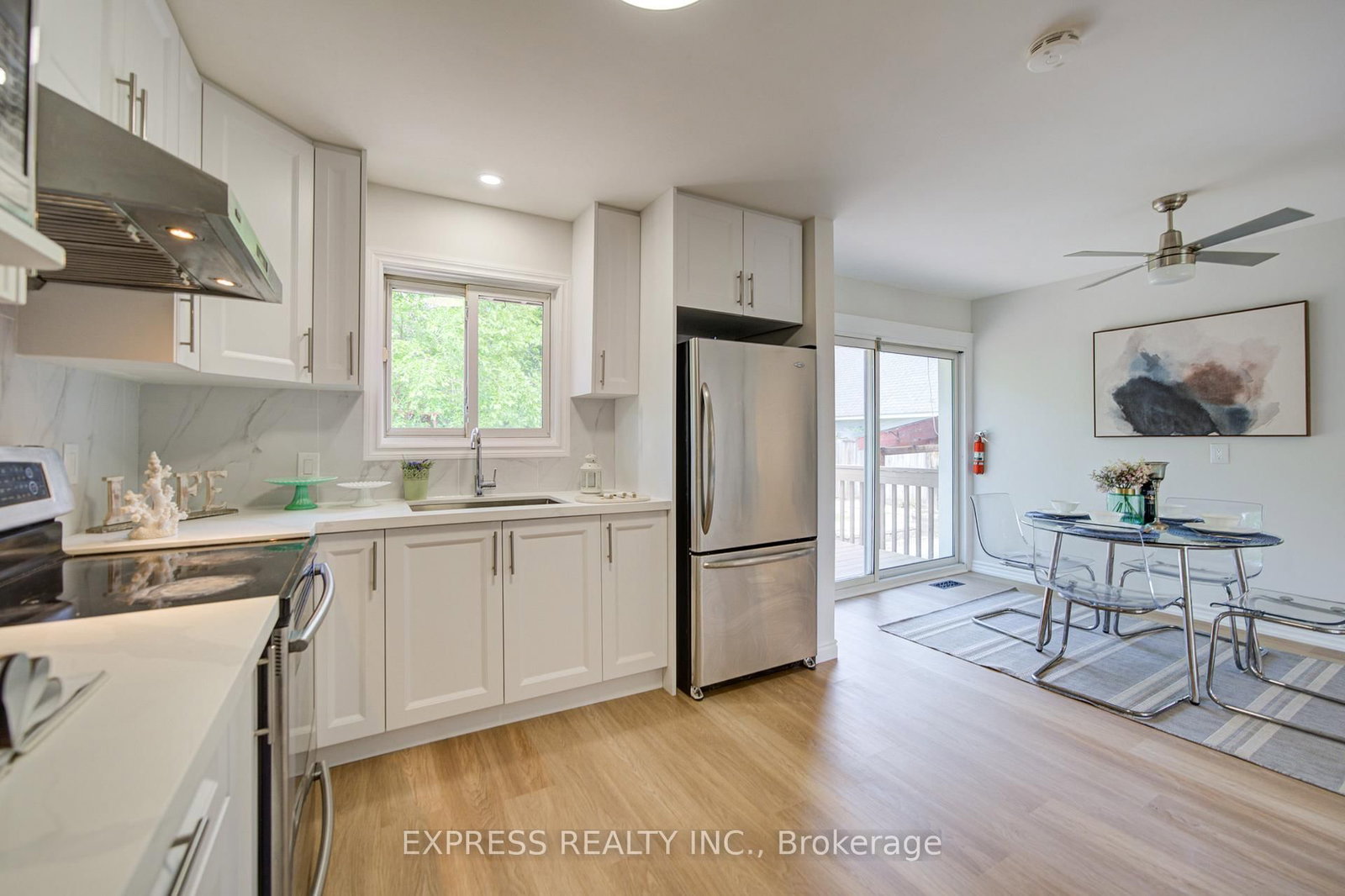 Listing Image 10