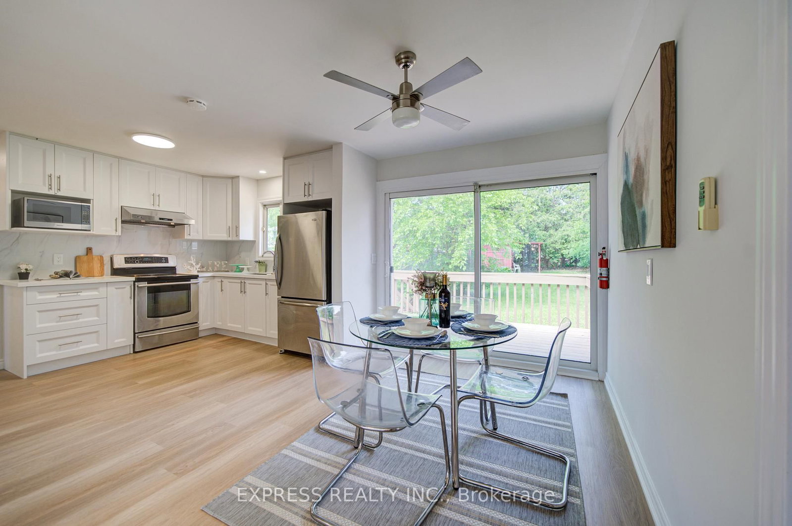Listing Image 12