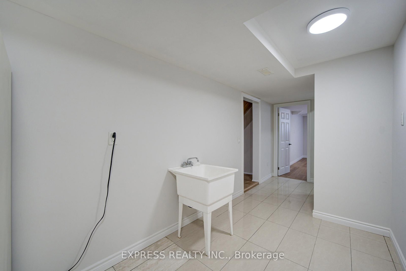 Listing Image 40