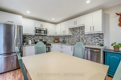 829 Athol Street — photo 5