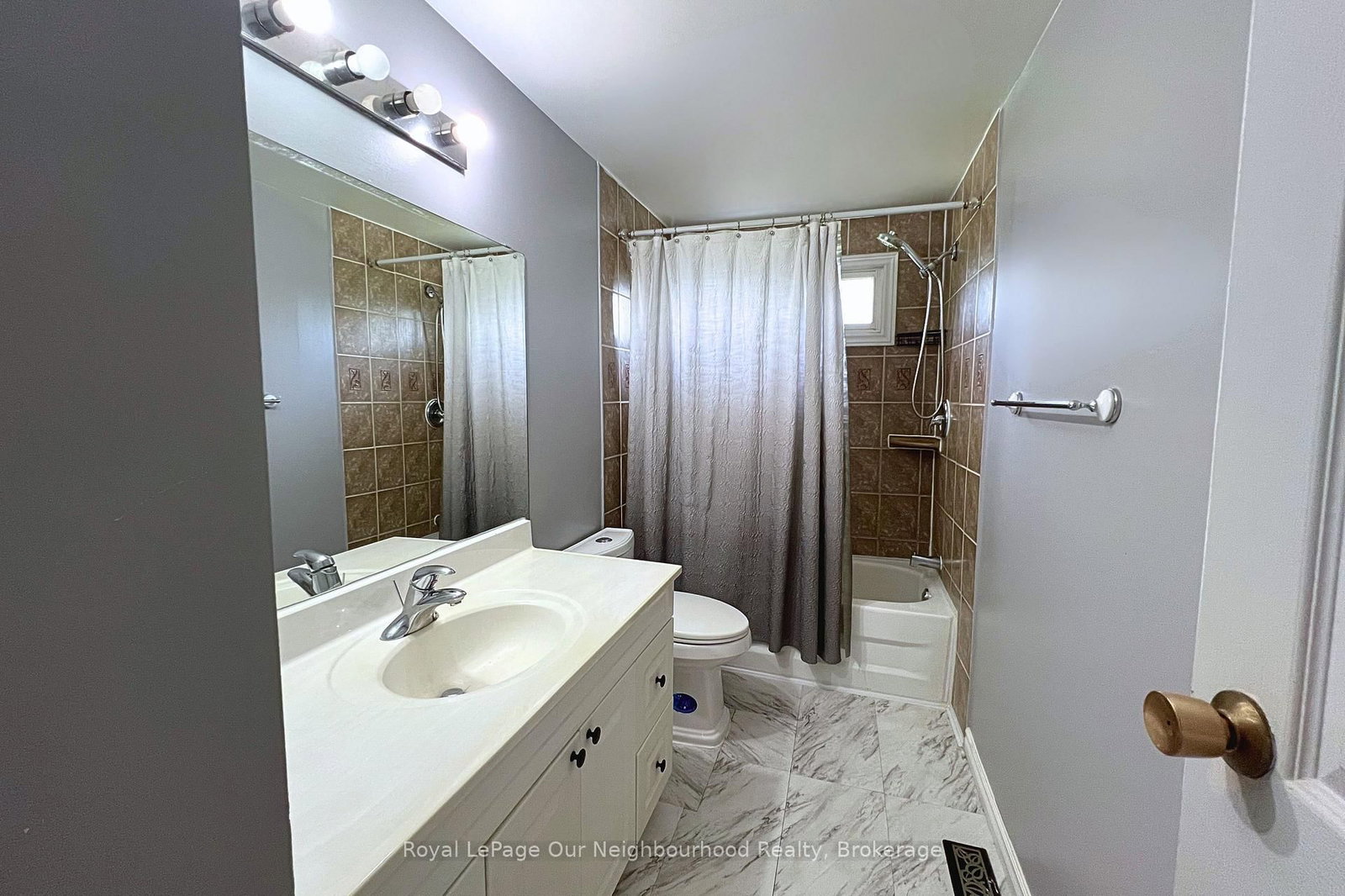 529 Lancelot Crescent • Oshawa, ON photo 19