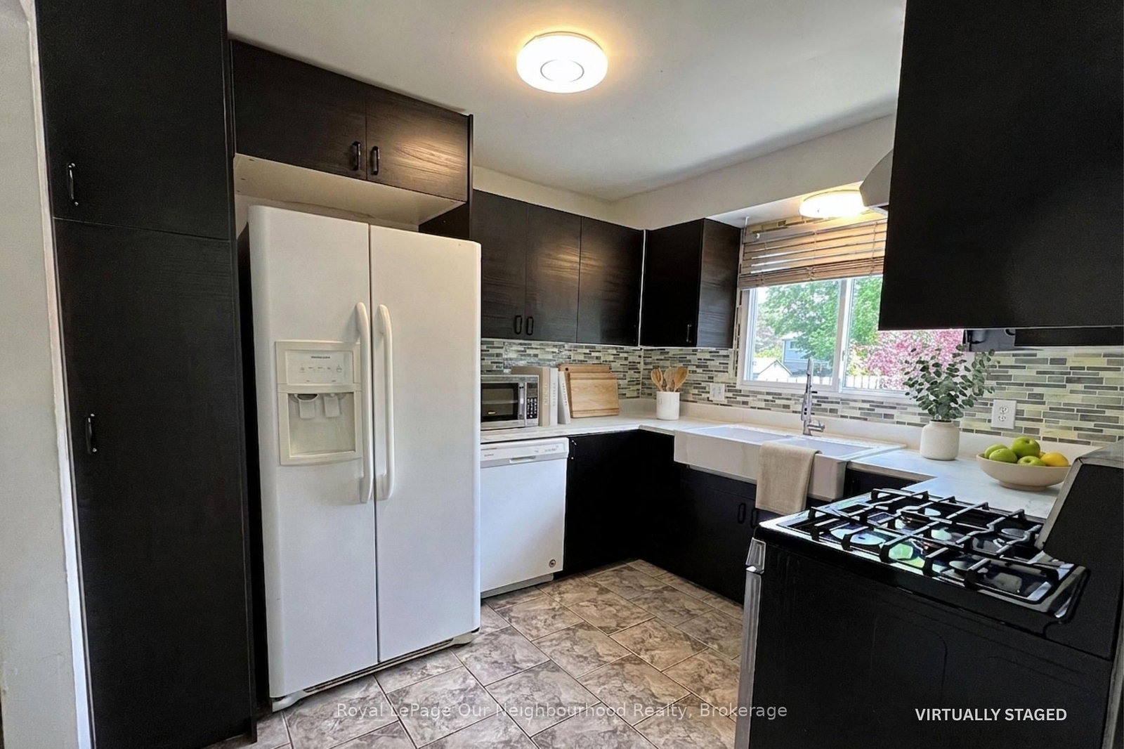 529 Lancelot Crescent • Oshawa, ON photo 8