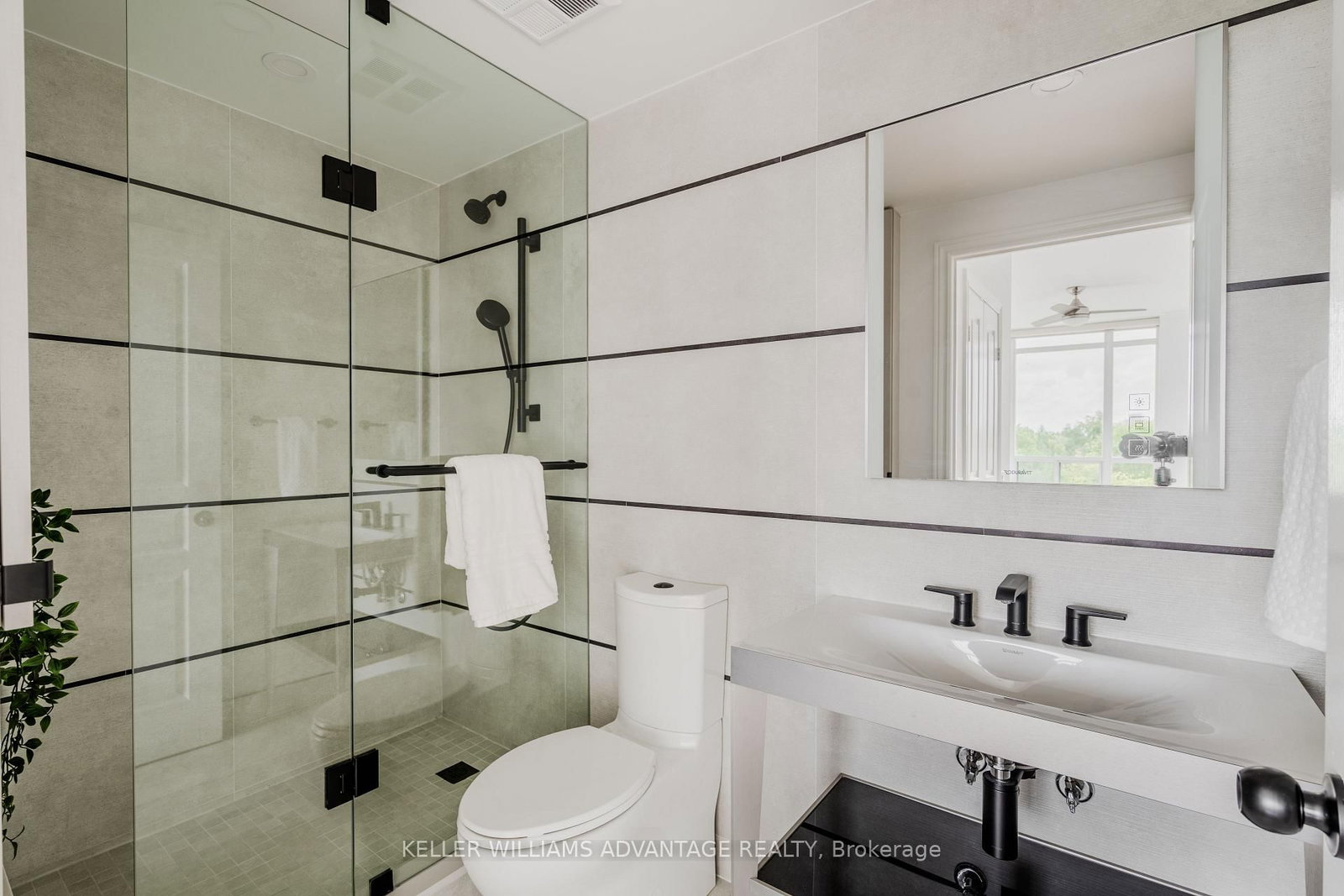 9 Boardwalk Drive • #321 • Toronto, ON photo 21