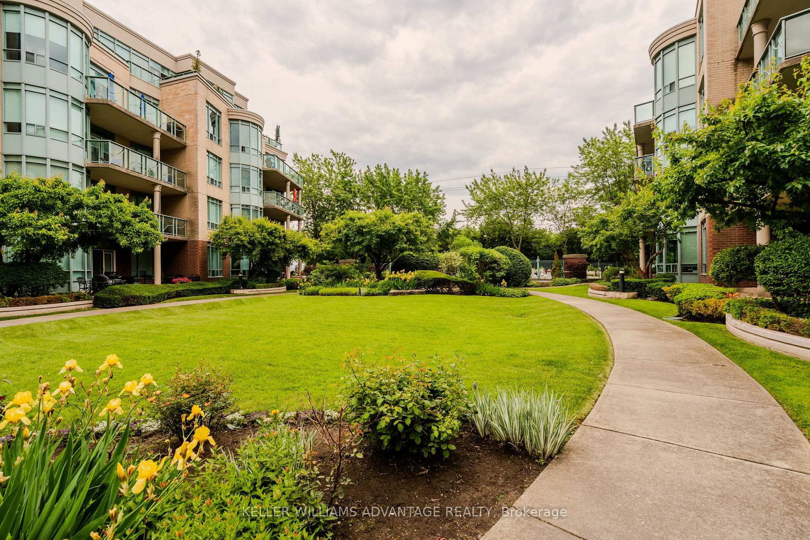 9 Boardwalk Drive • #321 • Toronto, ON photo 28