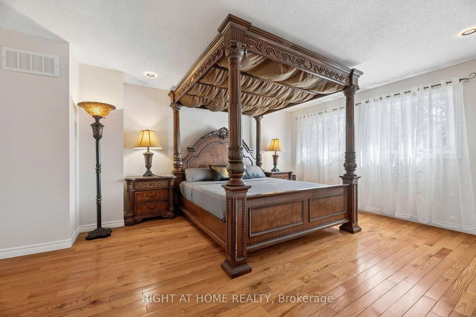 2007 Lynn Heights Drive • Pickering, ON photo 24