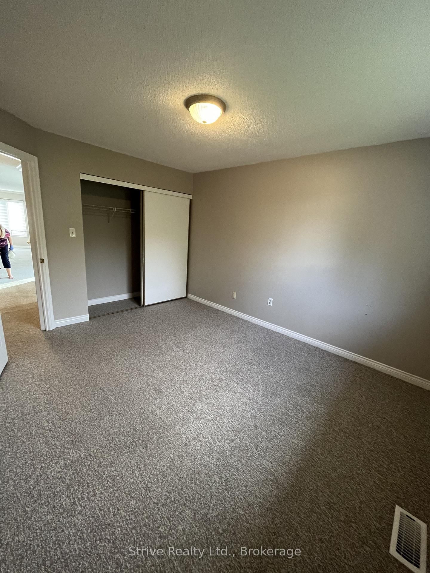 1013 Attersley Drive • Oshawa, ON photo 12