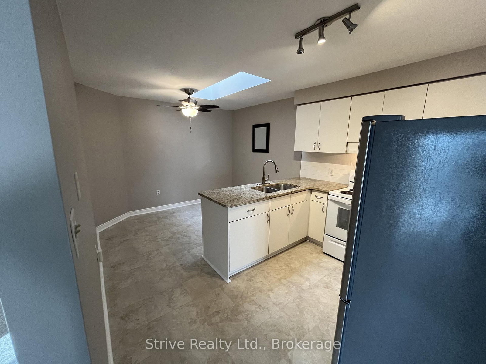 1013 Attersley Drive • Oshawa, ON photo 8