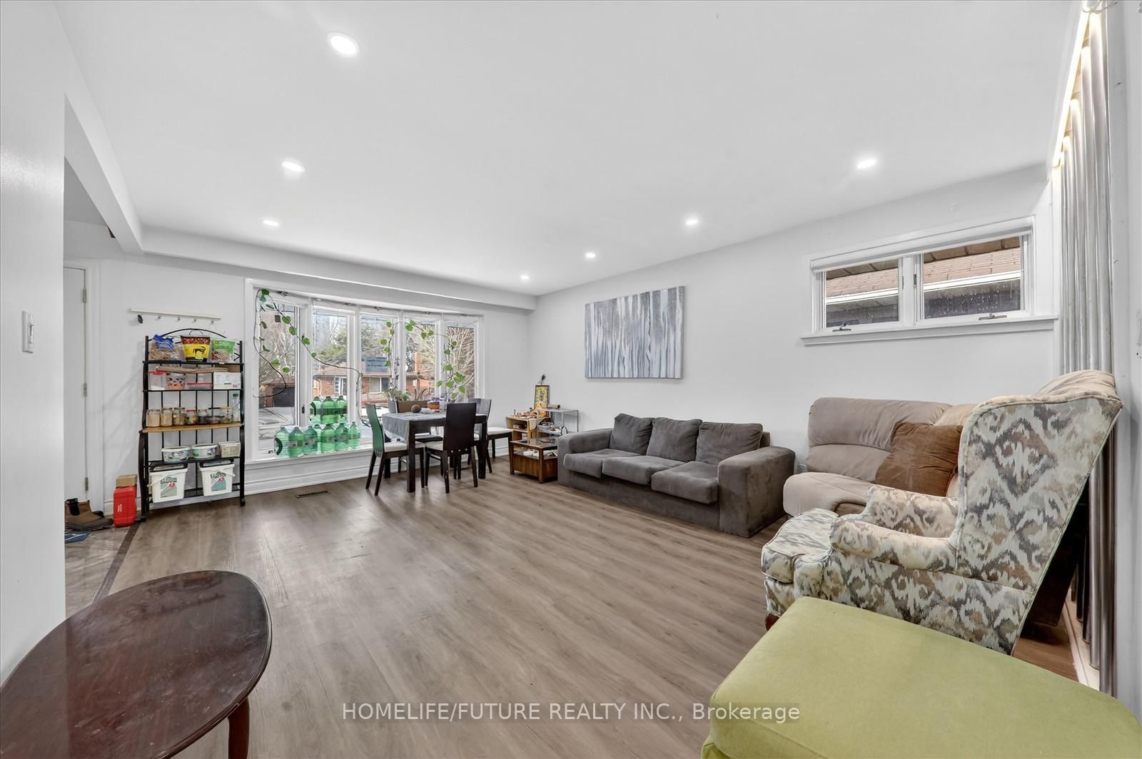 21 Aspendale Drive • Toronto, ON photo 6