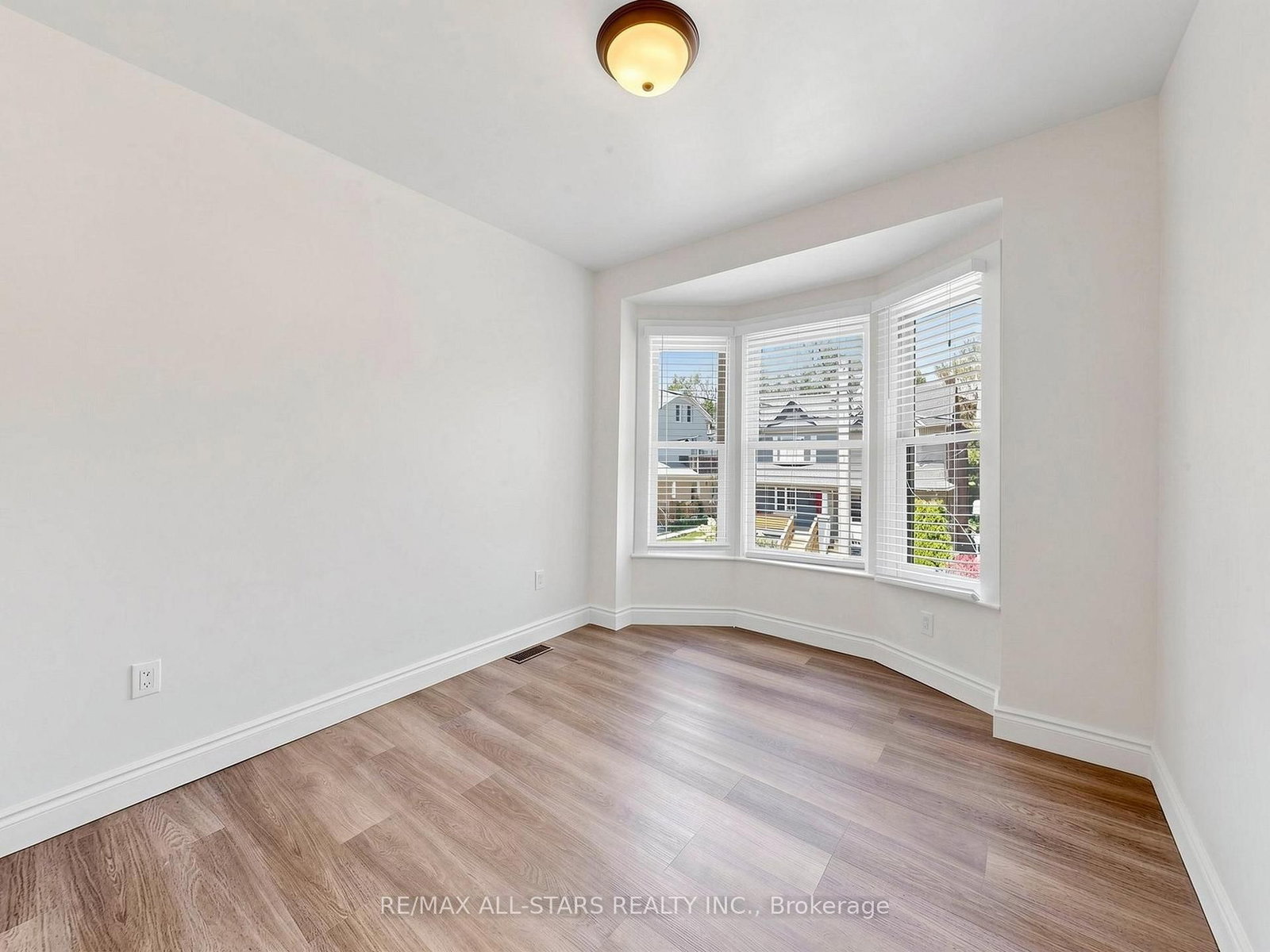 9 Cherry Nook Gardens • Toronto, ON photo 21