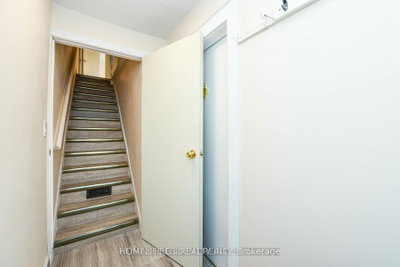 23 Myrtle Avenue • Toronto, ON