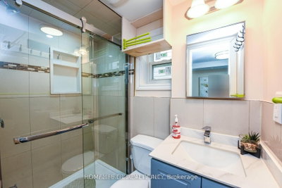 23 Myrtle Avenue • Toronto, ON