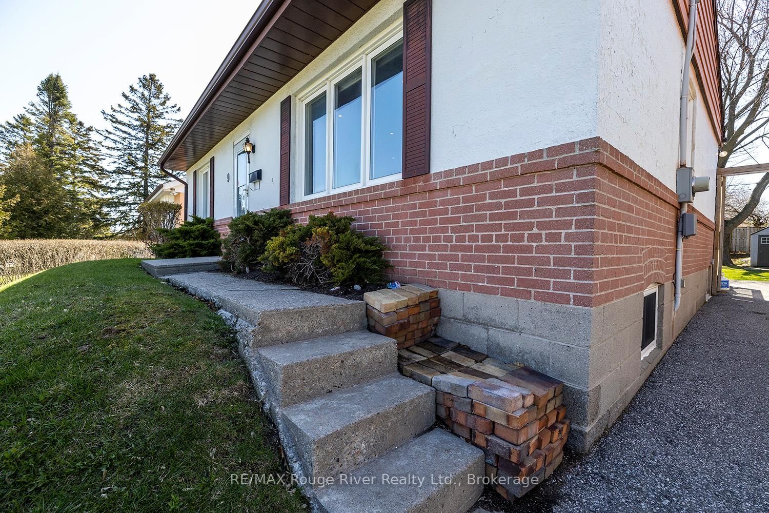 9 Granard Boulevard, Toronto, ON, photo 4