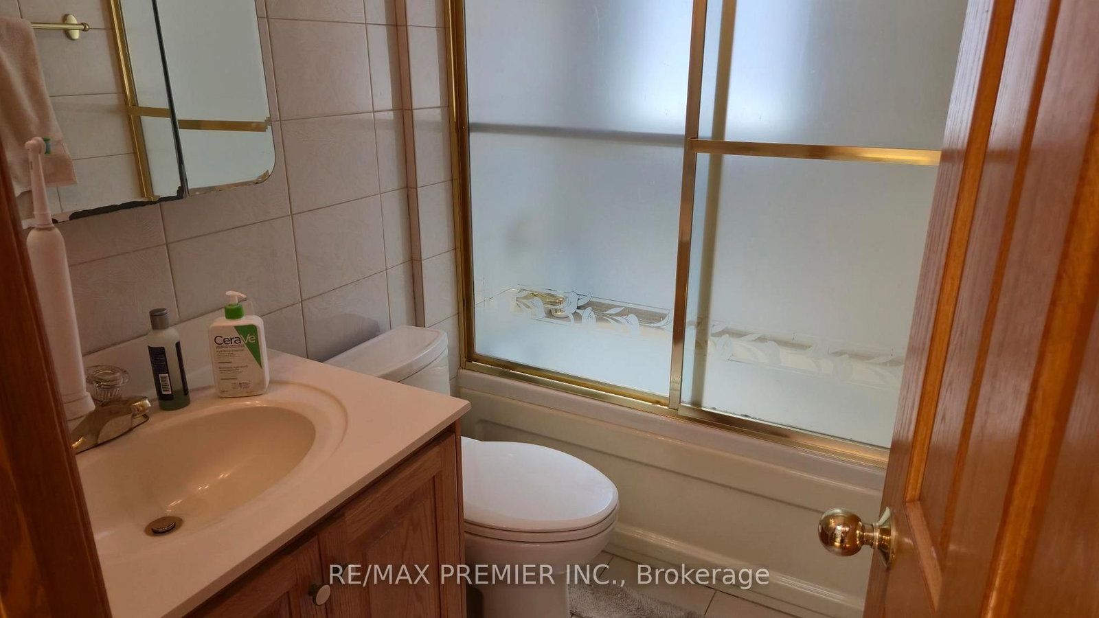 553 Greenwood Avenue • Toronto, ON photo 13