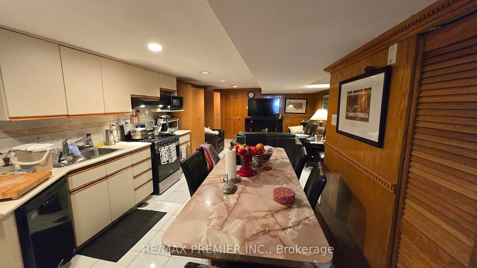 553 Greenwood Avenue • Toronto, ON photo 8