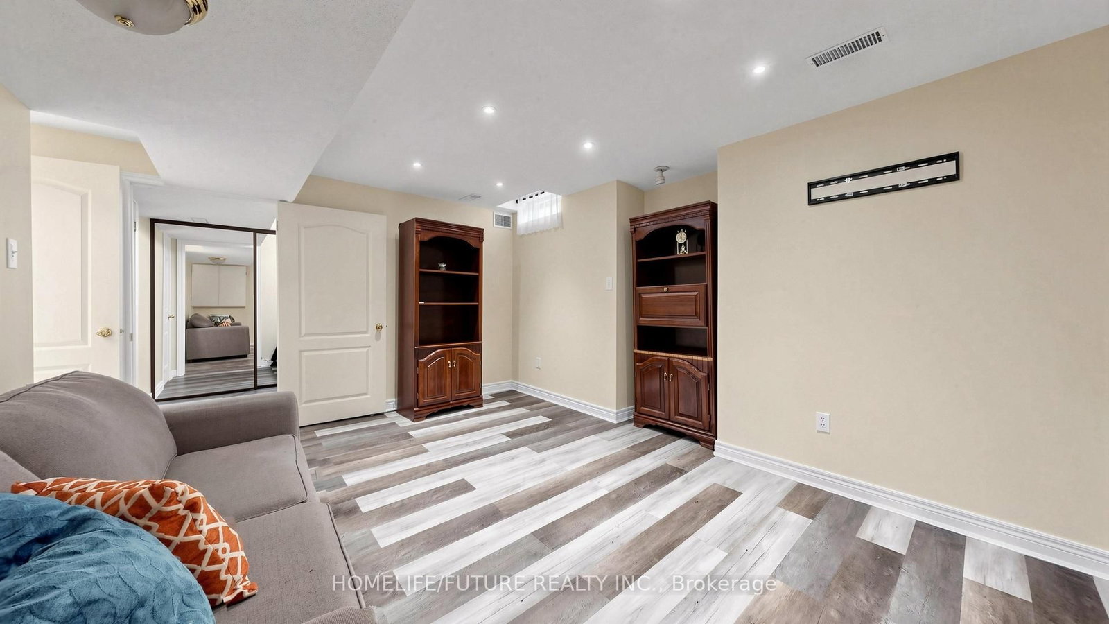72 Hyacinth Crescent • Toronto, ON photo 37