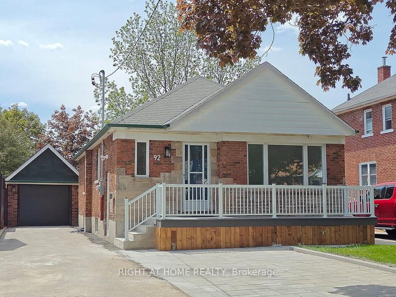 home for lease on Upper-92 Cadillac Avenue S