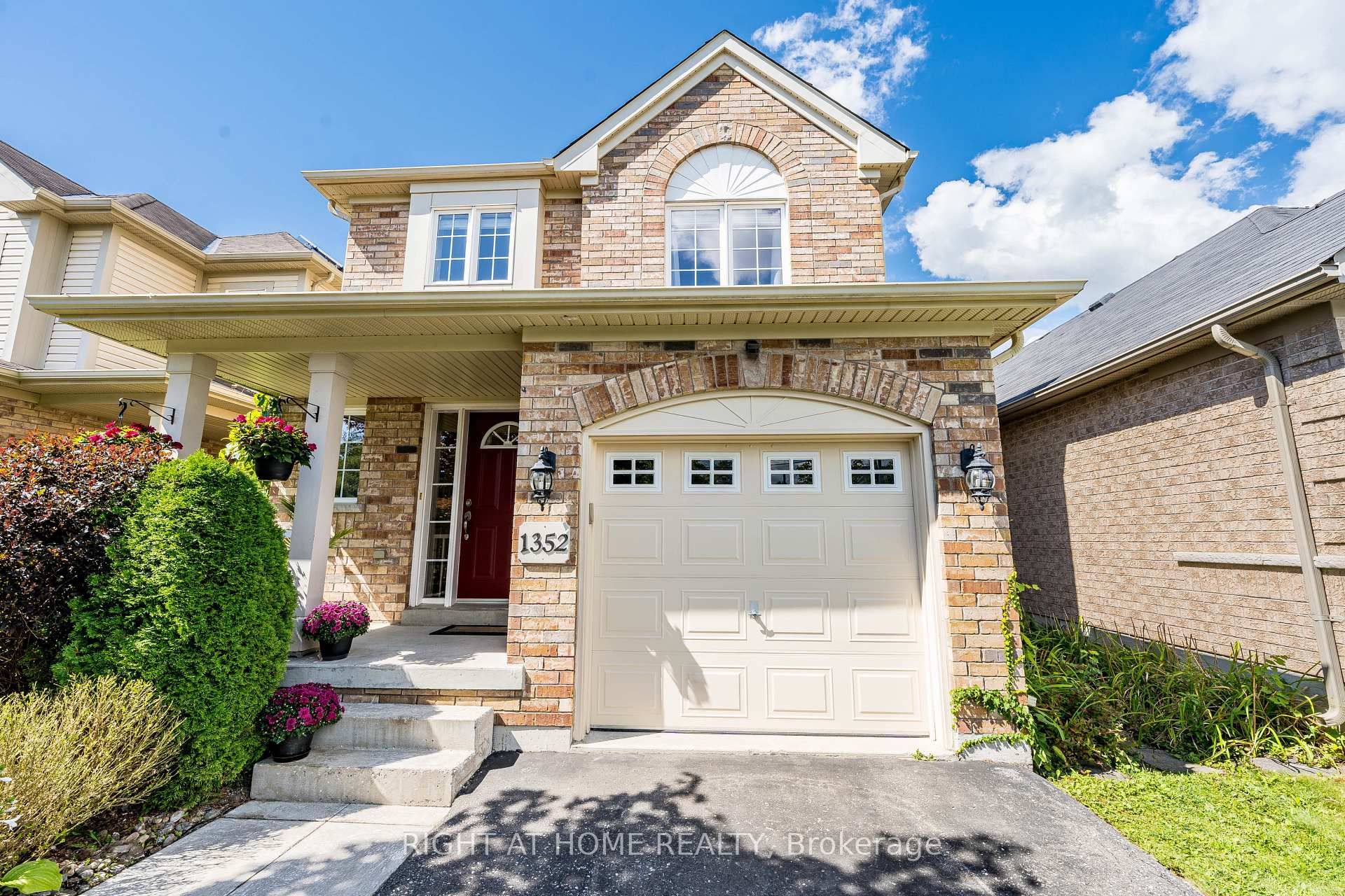 1352 Wadebridge Crescent