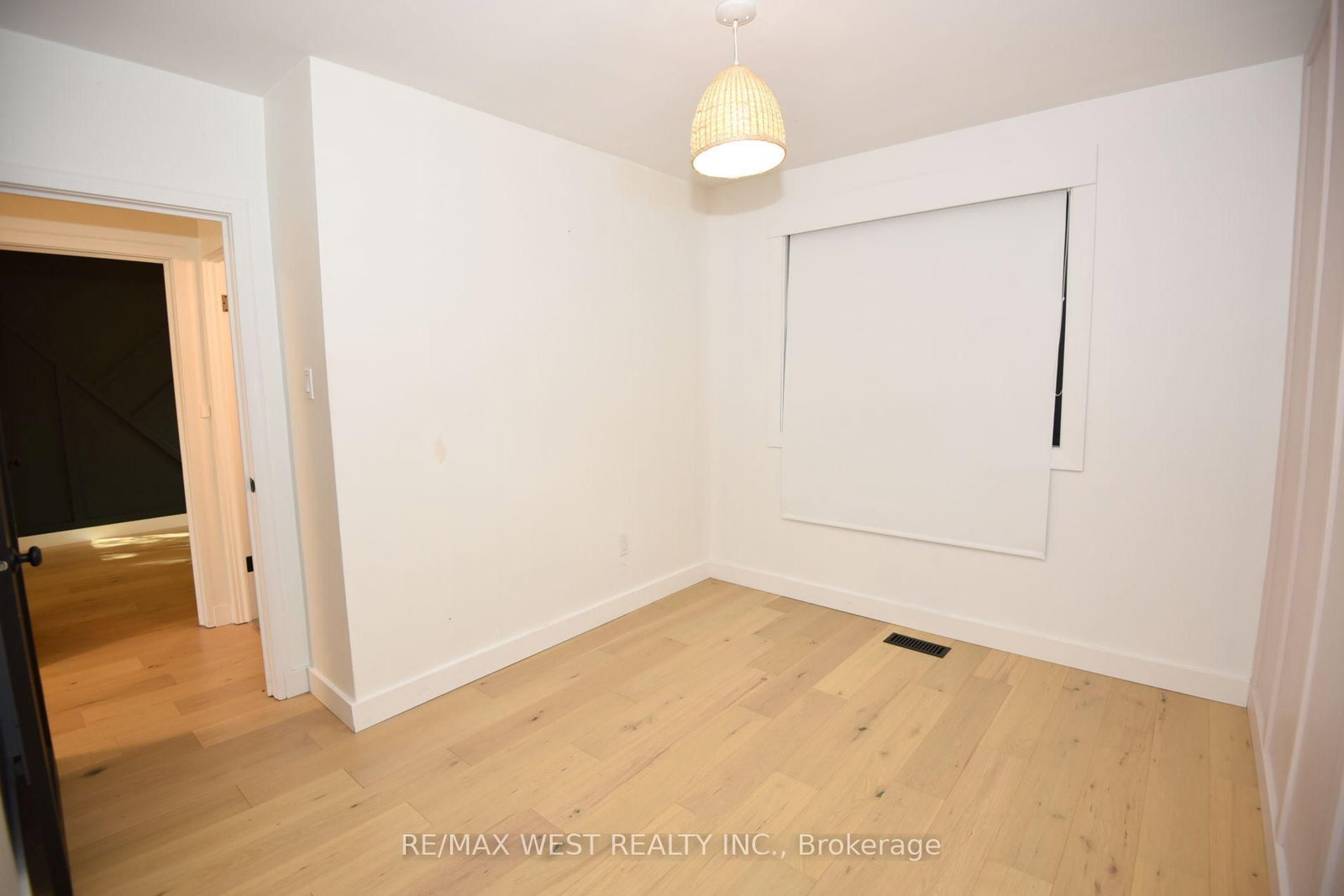 922 N Centre Street • Whitby, ON photo 25