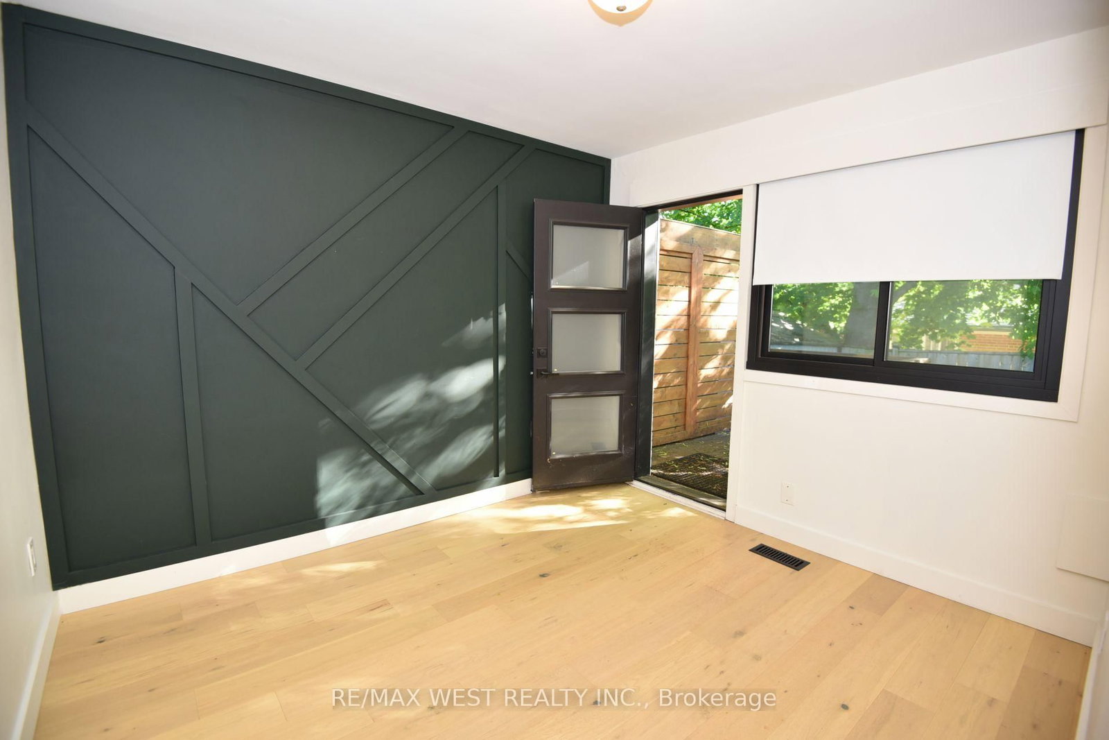 922 N Centre Street • Whitby, ON photo 31
