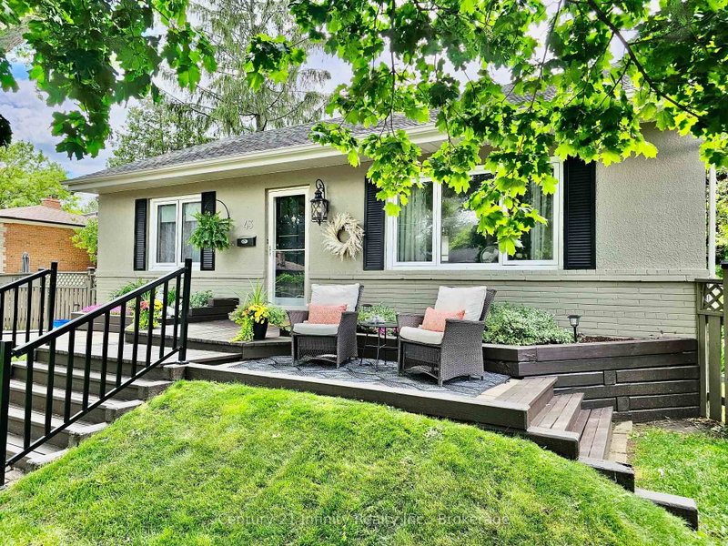 43 Colonial Avenue