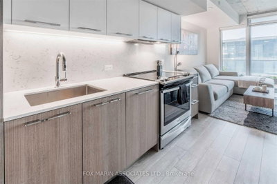 Unit 803 — 25 Baseball Place — photo 4