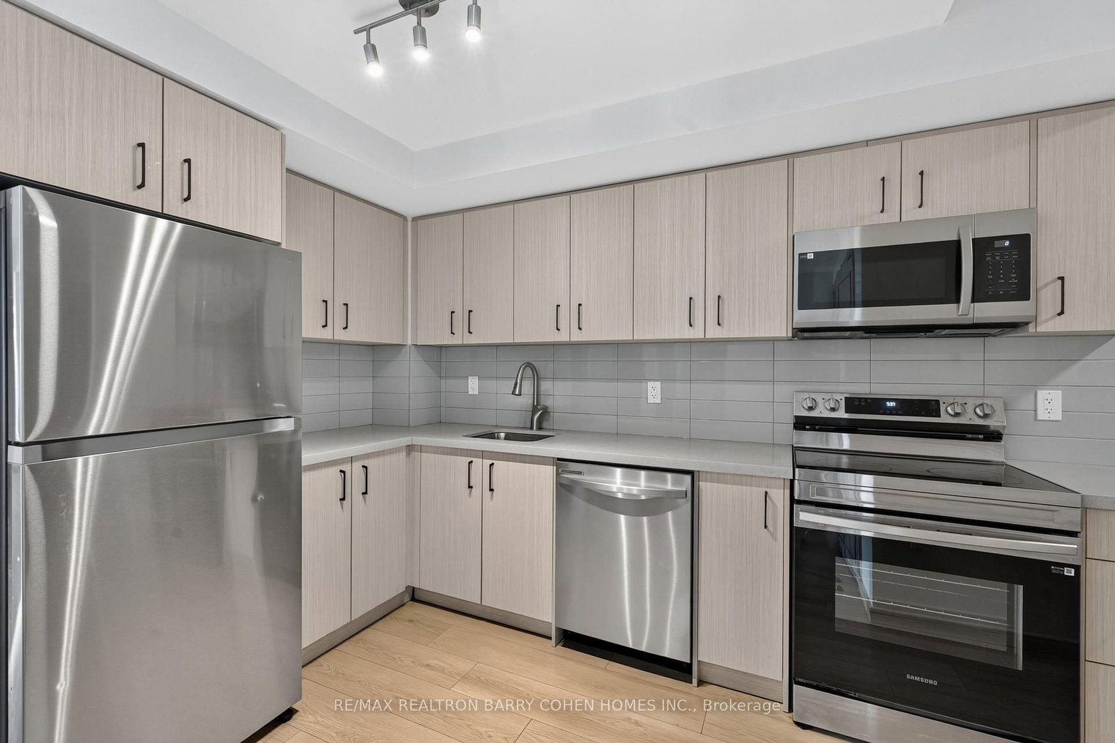 3429 E Sheppard Avenue • #712 • Toronto, ON photo 5