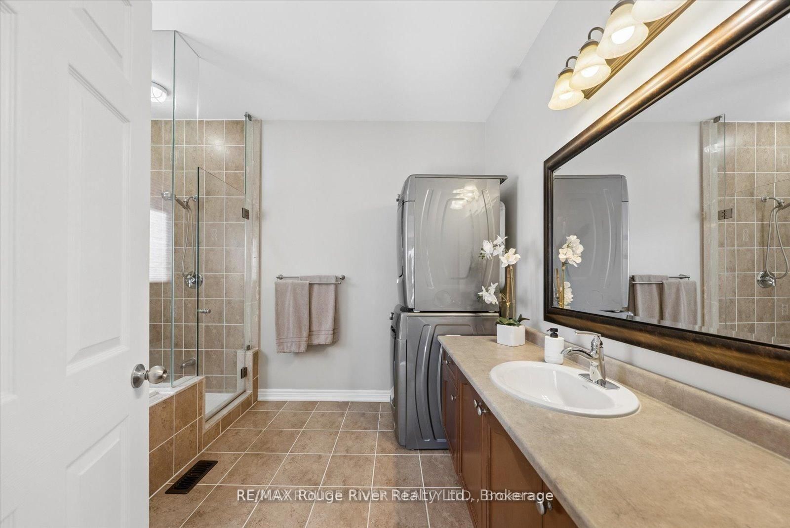 59 Alfred Shrubb Lane • Clarington, ON photo 15