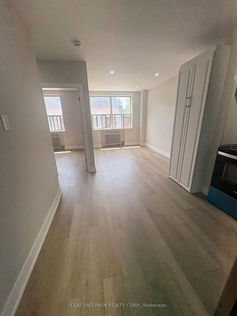 home for lease on 1689 Victoria Pk Avenue