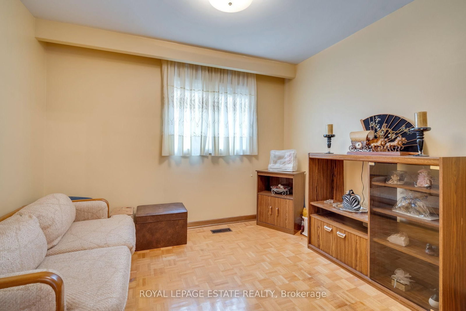 17 Altair Avenue • Toronto, ON photo 13