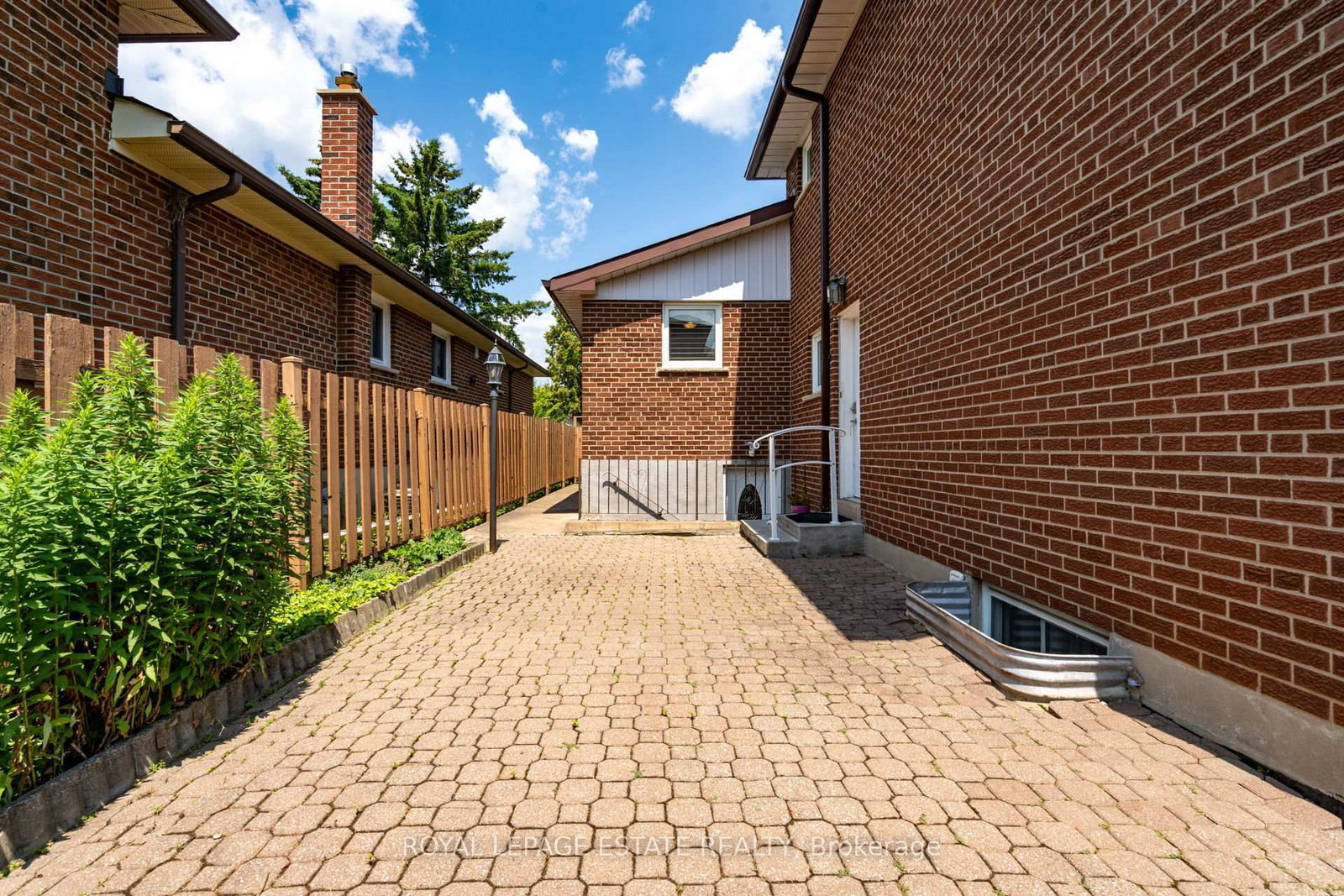 17 Altair Avenue • Toronto, ON photo 22