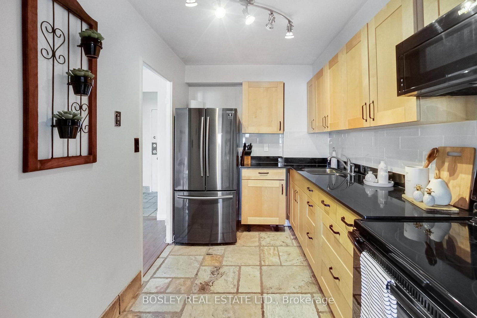 Condo for sale at 1902-3 Massey Square, Toronto, Ontario, M4C 5L5 - Crescent Town - MLS: E13475868