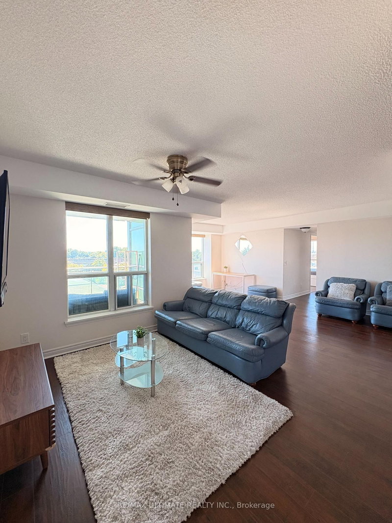 425 - 60 Fairfax Crescent