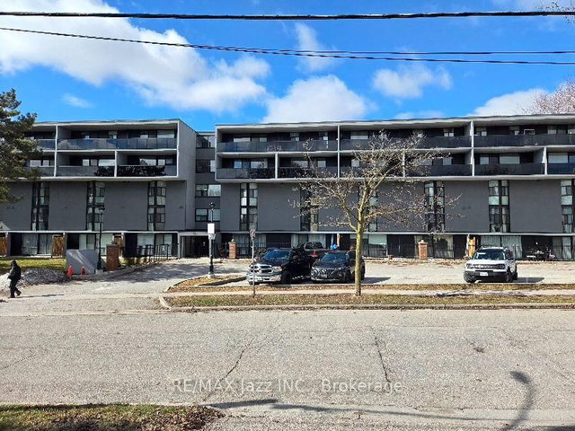 108 - 454 Centre Street S