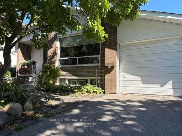 Property at 19 Windover