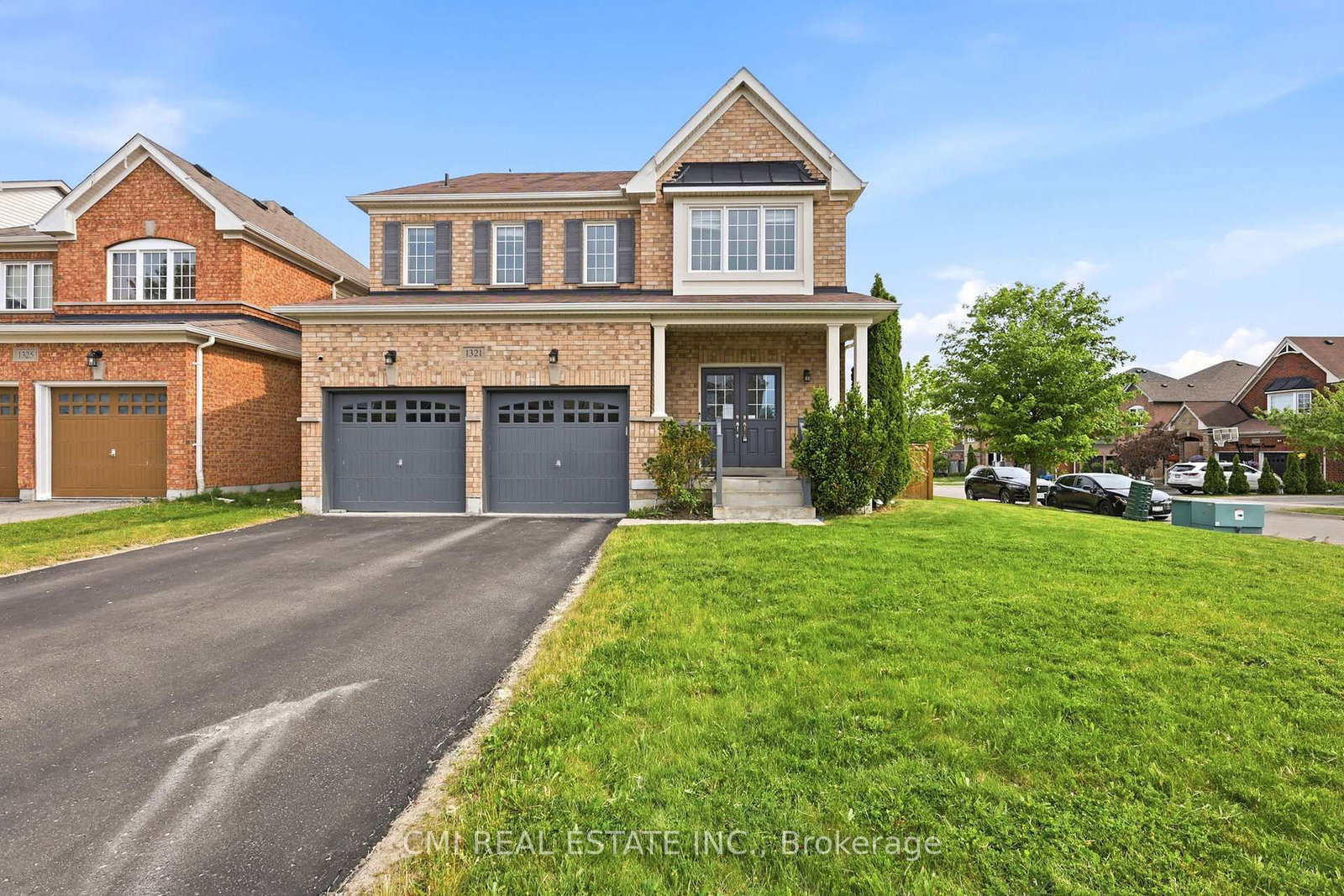 1321 Kenmark Avenue • Oshawa, ON photo 2